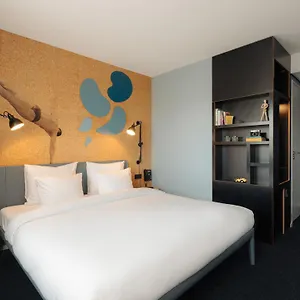Hotel Conscious The Tire Station, Amsterdam